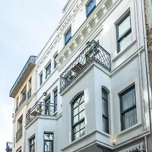 n-suites-beyoglu.istanbul-turkeyhotels.com/